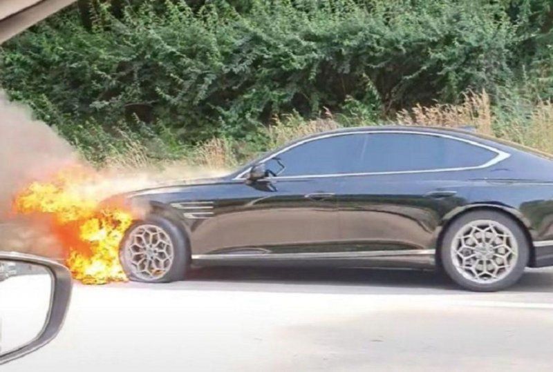 Kia отзовет 295 тысяч автомобилей из-за угрозы возгорания :: Autonews